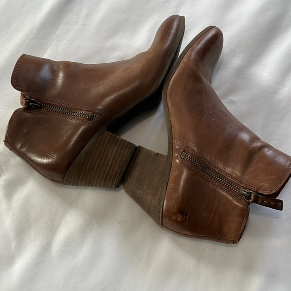 Frye Judith Double Zip Brown Leather Ankle Boots - Picture 8 of 13